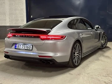 Porsche Panamera sett bakfra