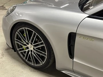 Detaljbilde av Porsche-felg